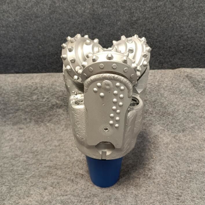 Thời gian sử dụng dài Tiếng ồn thấp 3 1/2 API Reg Tricone Drill Bits for Rocks and Pebbles Drilling