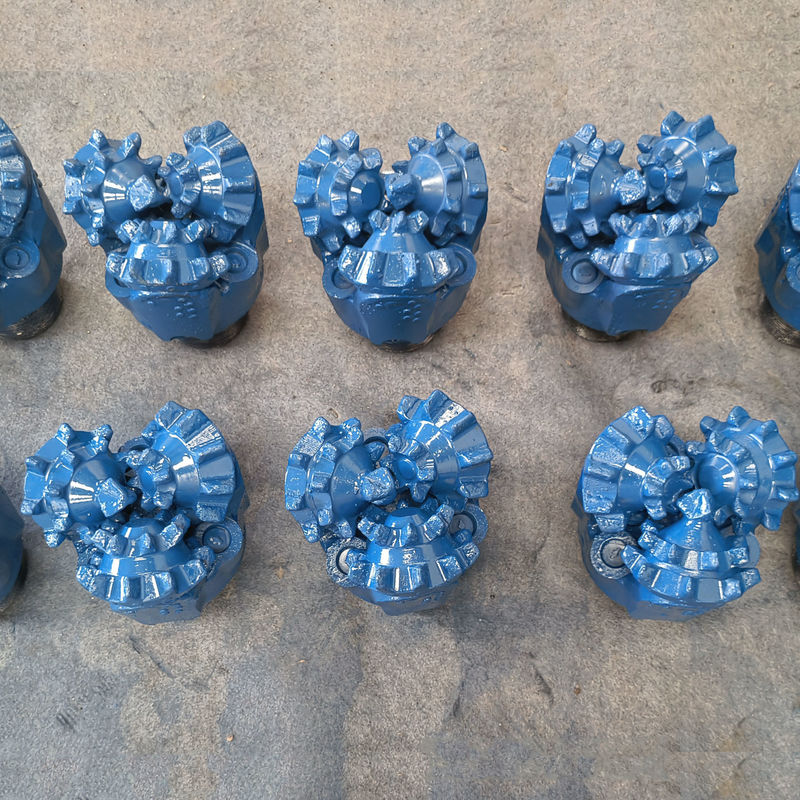 117 mm Mill Tooth Roller Bearing Drill Bit với ba răng carbide nón và niêm phong cao su