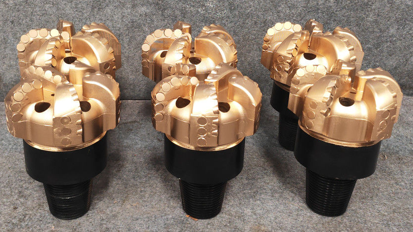 PPDC khoan bit 102mm API 2 3/8 Reg kim cương tổng hợp ba cánh vòm góc khoan bit Non Core khoan