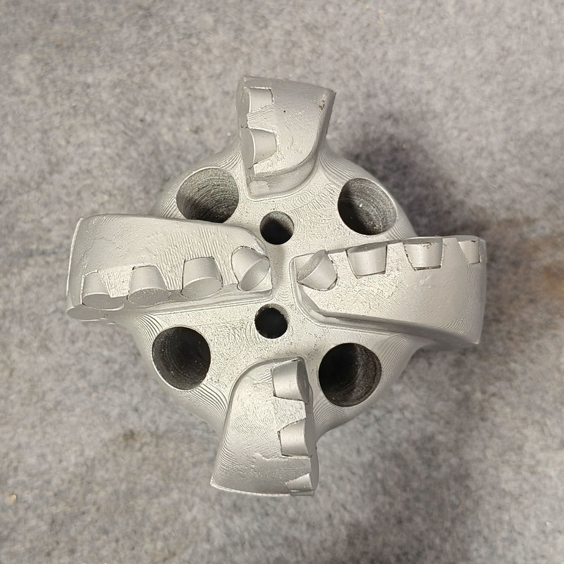 Các bit PDC thép carbure với thiết kế cắt cố định và lưỡi dao 146mm-4 để khoan giếng nước