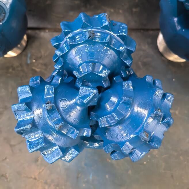 Nhựa niêm phong răng nghiền đá cuộn bit răng thép Tricone khoan bit cho khoan giếng