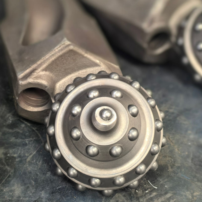6.5 Composite Type Hỗng định hướng khoan Tricone Bit Segments Made in China