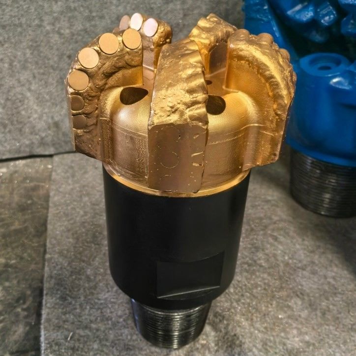 98mm đến 3593.7mm Thép cacbon PDC khoan Bits thiết kế tùy chỉnh cho đá phiến mềm đến trung bình
