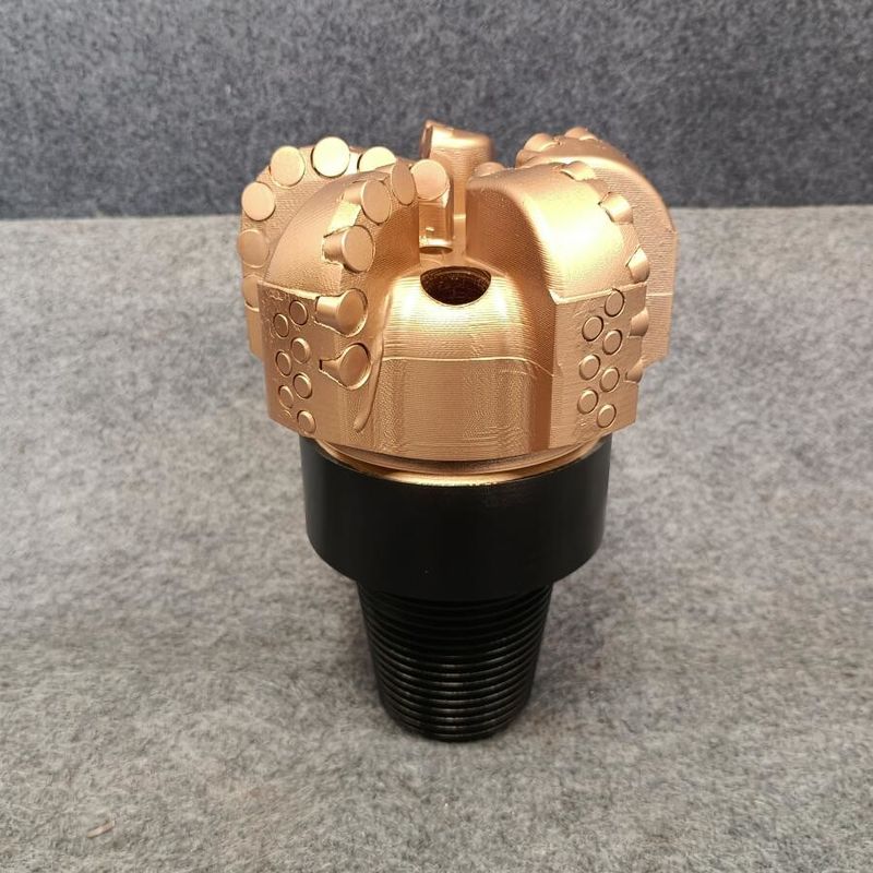 Kim cương 98mm 3 Blade Pdc Arc Angle Drill Bit Cho giếng nước Khoáng mỏ khoan