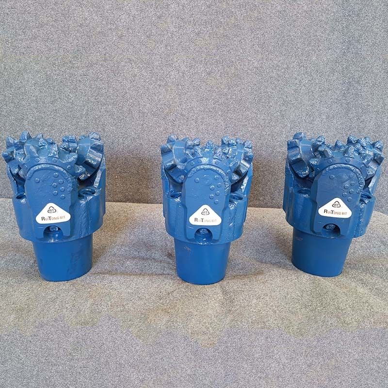 Mũi khoan Tricone răng cưa 12 1/4 inch cho địa tầng trung bình cứng